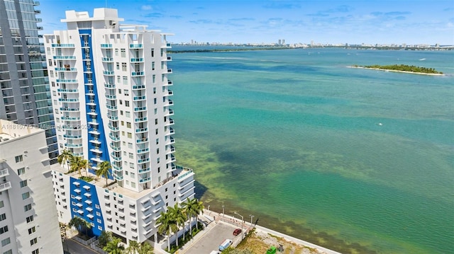 725 NE 22nd St Unit Ph3C, Miami, FL 33137 - view of urban area featuring a large body of water and apartment complex / building