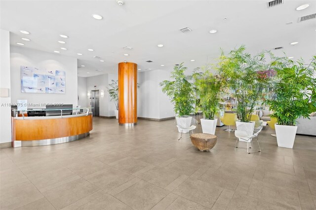 725 NE 22nd St Unit Ph3C, Miami, FL 33137 - welcome area featuring recessed lighting