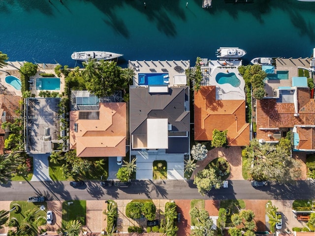 401 Bontona Ave, Fort Lauderdale, FL 33301 - bird's eye view of a pool and a nearby body of water