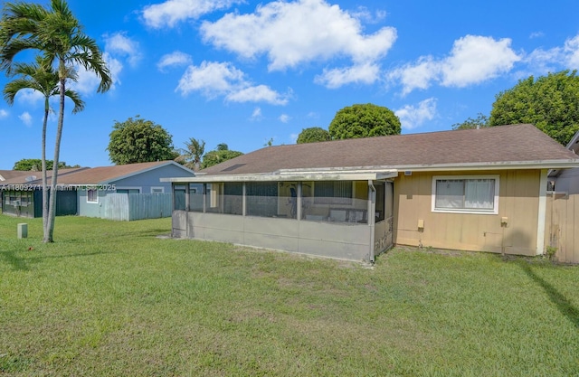 10 Afton Pl, Boynton Beach, FL 33426 - rear view of property featuring a sunroom