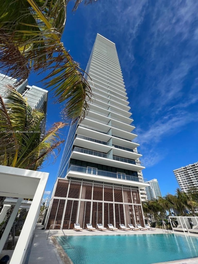 2000 S Ocean Dr Unit 33A, Hallandale Beach, FL 33009 - view of community pool