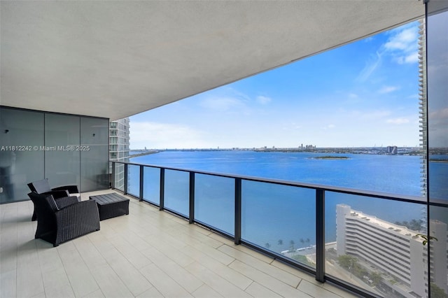 650 NE 32nd St Unit 2502, Miami, FL 33137 - balcony featuring a water view