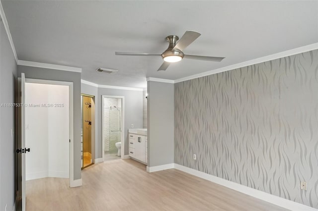 731 Briarwood Ter, Davie, FL 33325 - unfurnished bedroom featuring light wood-style flooring, crown molding, baseboards, and ceiling fan