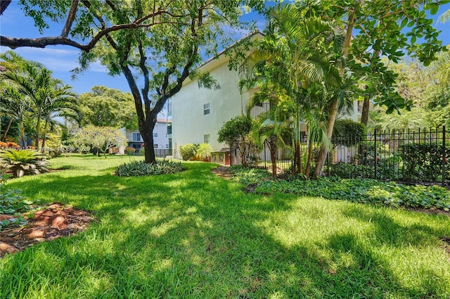 1775 N Andrews Sq Unit 104W, Fort Lauderdale, FL 33311 - view of yard