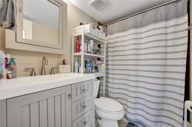 1775 N Andrews Sq Unit 104W, Fort Lauderdale, FL 33311 - full bathroom featuring vanity and a shower with shower curtain