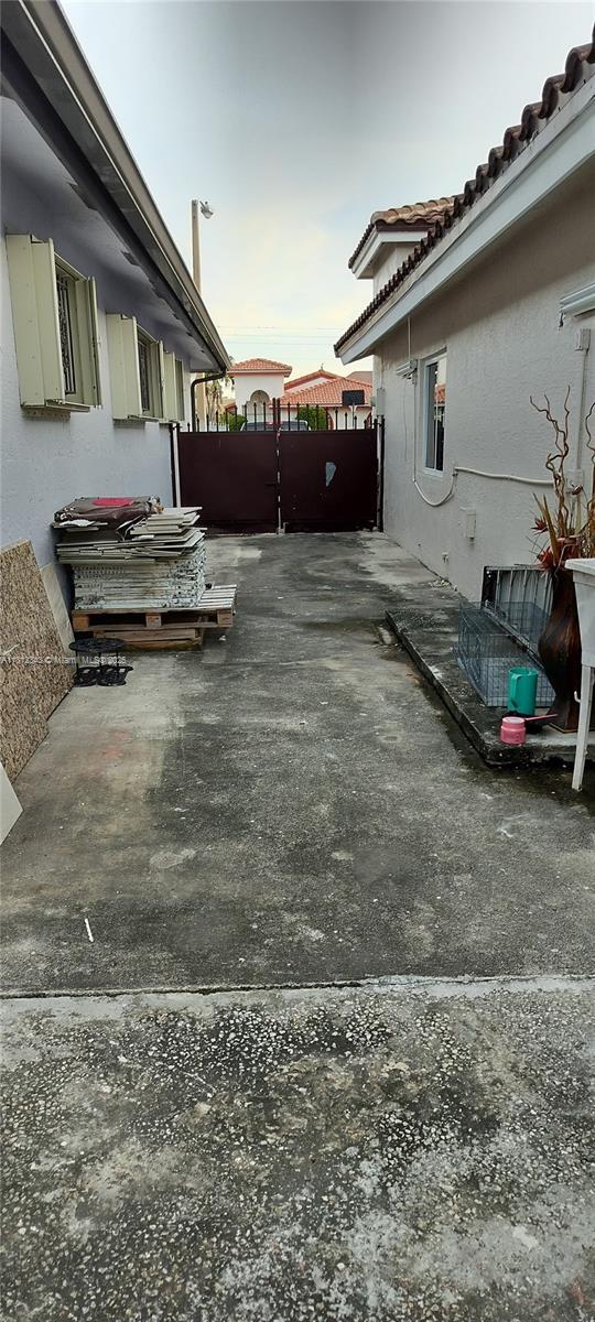 3149 W 68th Pl, Hialeah, FL 33018 - view of patio