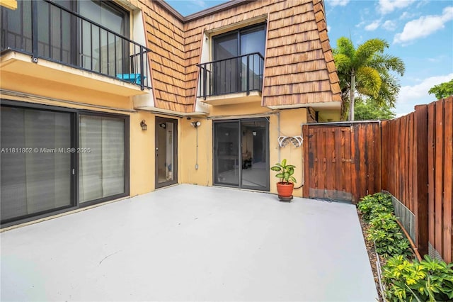 3003 30th Ln, Green Acres, FL 33463 - patio / terrace featuring a patio area