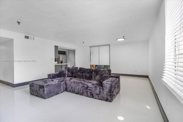 661 NE 195th St Unit 105, Miami, FL 33179 - photo 11