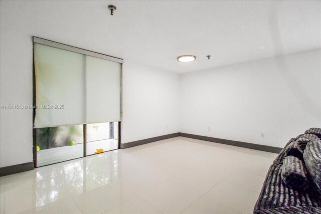 661 NE 195th St Unit 105, Miami, FL 33179 - photo 15