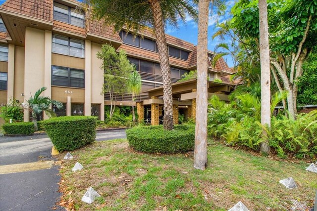 661 NE 195th St Unit 105, Miami, FL 33179 - photo 46