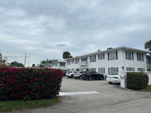 2181 NE 67th St Unit 628, Fort Lauderdale, FL 33308 - view of property with uncovered parking