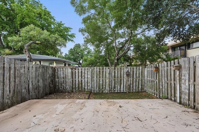 4225 N 76th Ave, Davie, FL 33024 - fenced backyard with a patio area
