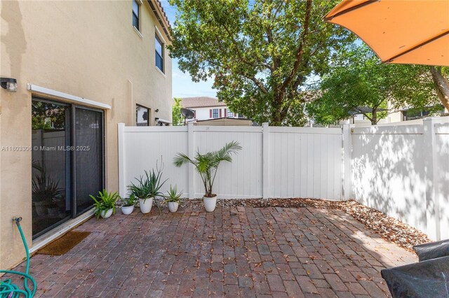 9214 W 33rd Ln, Hialeah, FL 33018 - view of patio