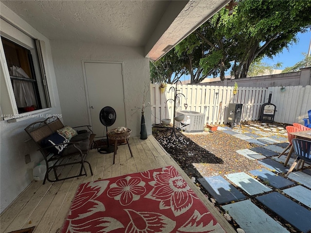 10428 NW 3rd St, Pembroke Pines, FL 33026 - view of patio / terrace