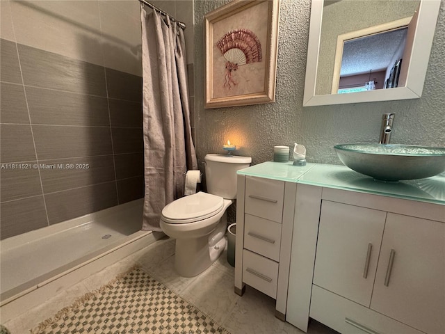 10428 NW 3rd St, Pembroke Pines, FL 33026 - bathroom with a textured wall, tiled shower, and vanity