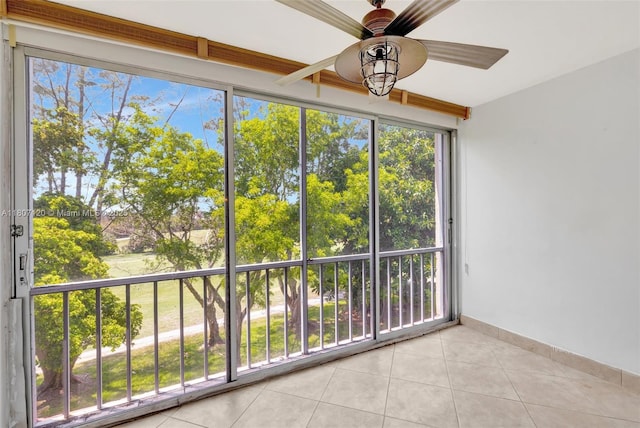 1055 Country Club Dr Unit 406, Margate, FL 33063 - unfurnished sunroom with ceiling fan