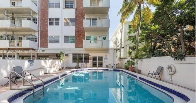 1130 11th St Unit 4J, Miami Beach, FL 33139 - view of community pool