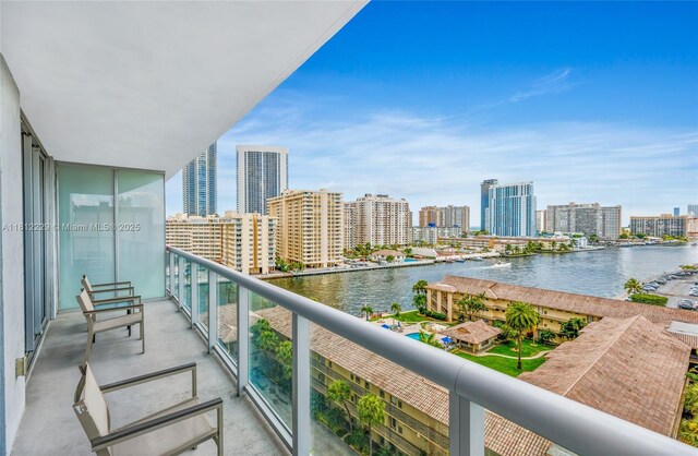 2602 E Hallandale Beach Blvd Unit R1009, Hallandale Beach, FL 33009 - balcony featuring a water view and a view of skyline