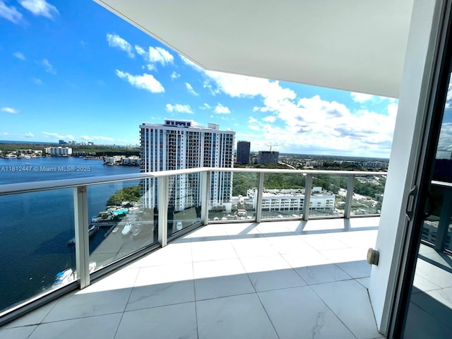 17301 Biscayne Blvd Unit 2105, North Miami Beach, FL 33160 - balcony featuring a water view and a city view