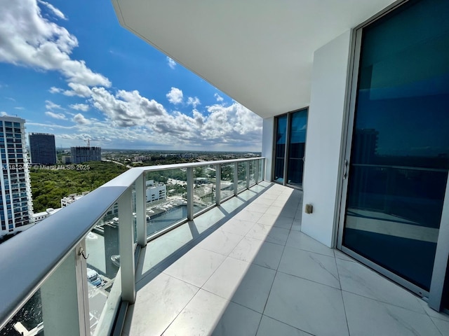 17301 Biscayne Blvd Unit 2105, North Miami Beach, FL 33160 - balcony featuring a view of city