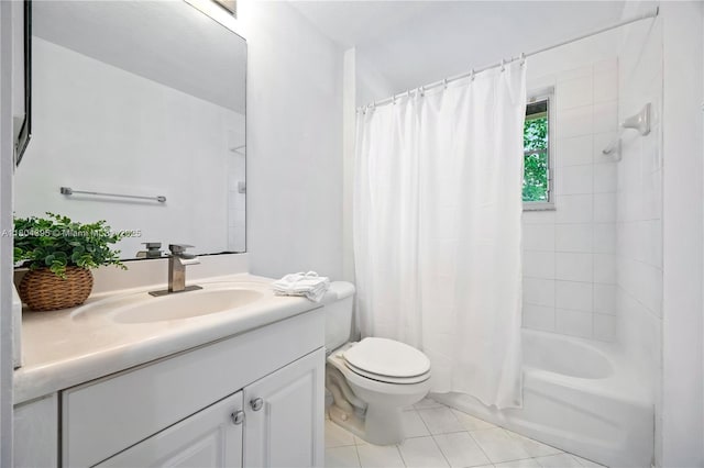 1906 Timberline Rd, Weston, FL 33327 - bathroom featuring vanity, tile patterned floors, and shower / bath combo with shower curtain