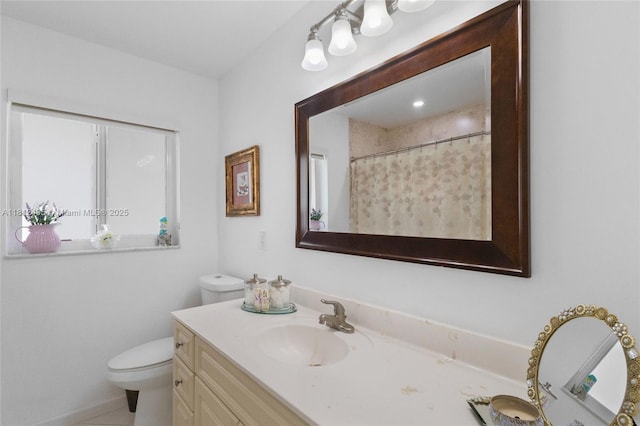 10421 NW 21st St, Pembroke Pines, FL 33026 - full bath featuring toilet, vanity, tile patterned floors, and curtained shower