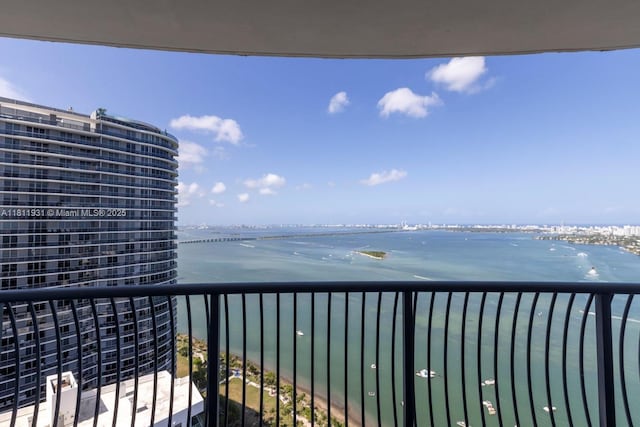 1750 N Bayshore Dr Unit 4801, Miami, FL 33132 - balcony featuring a water view