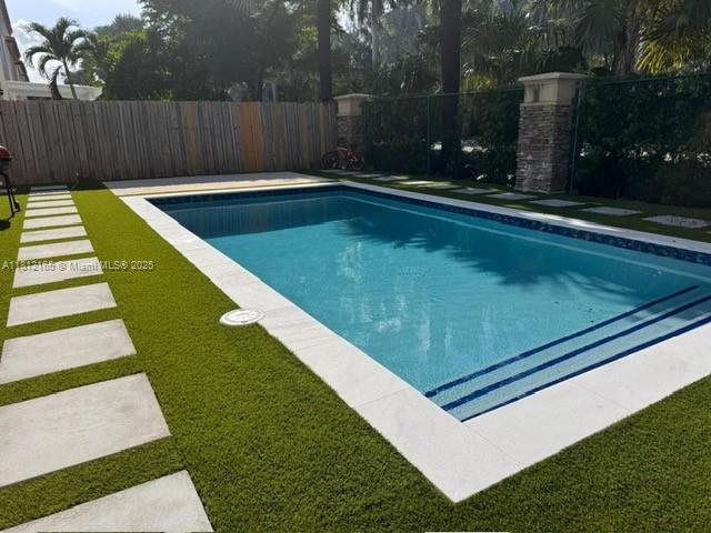 10003 NW 89th Ter, Doral, FL 33178 - view of swimming pool