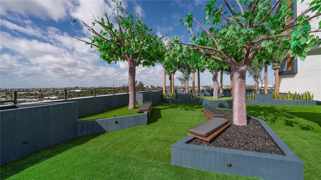 425 SE 1st St Unit 809-A, Pompano Beach, FL 33060 - view of yard