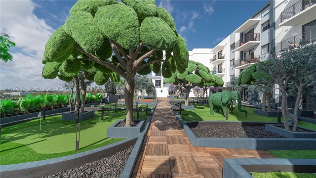 425 SE 1st St Unit 900-A, Pompano Beach, FL 33060 - view of community featuring a putting area