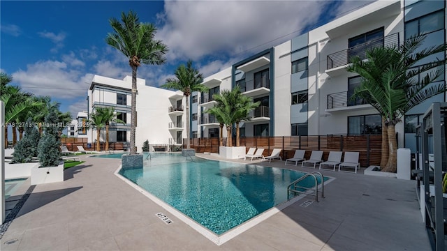 425 SE 1st St Unit 900-A, Pompano Beach, FL 33060 - community pool featuring a patio area