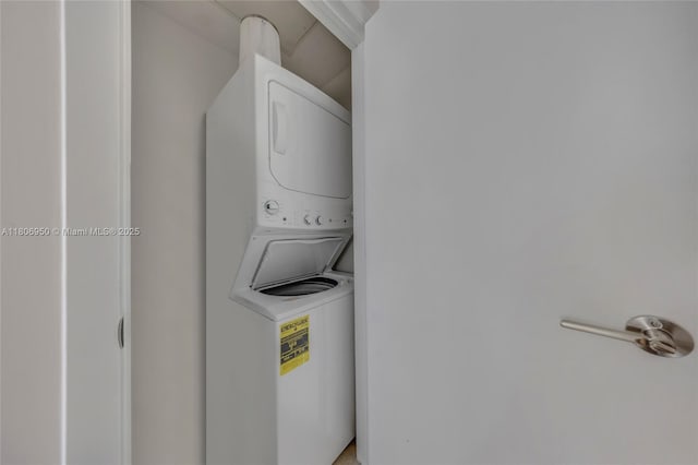 1900 N Bayshore Dr Unit 3605, Miami, FL 33132 - laundry area featuring stacked washer / drying machine