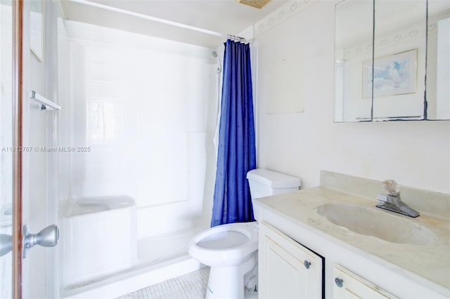 1006 NE 24th Ave Unit 190, Hallandale Beach, FL 33009 - full bath featuring vanity, toilet, and tile patterned floors