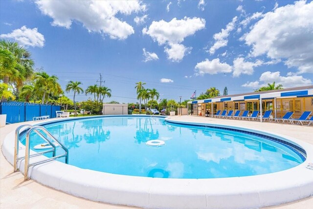 1061 NW 80th Ave Unit J, Margate, FL 33063 - view of community pool