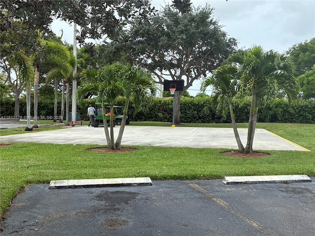 1061 Jefferson Dr Unit 1061B, Homestead, FL 33034 - view of uncovered parking lot