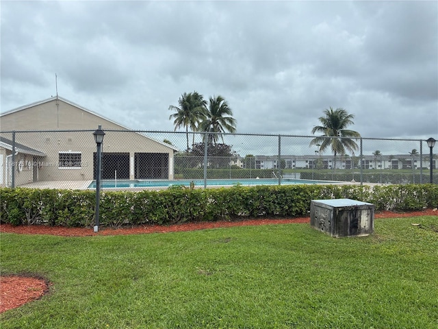 1061 Jefferson Dr Unit 1061B, Homestead, FL 33034 - view of yard with a community pool