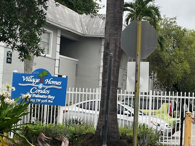17255 SW 95th Ave Unit D-349, Palmetto Bay, FL 33157 - exterior view of stucco siding
