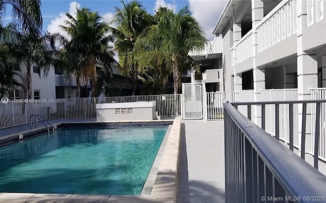 17255 SW 95th Ave Unit D-349, Palmetto Bay, FL 33157 - view of community pool