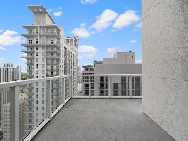 253 NE 2nd St Unit 3108, Miami, FL 33132 - balcony featuring a city view