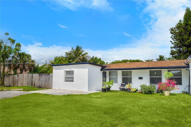 504 SW 5th Ave, Hallandale Beach, FL 33009 - back of property with stucco siding