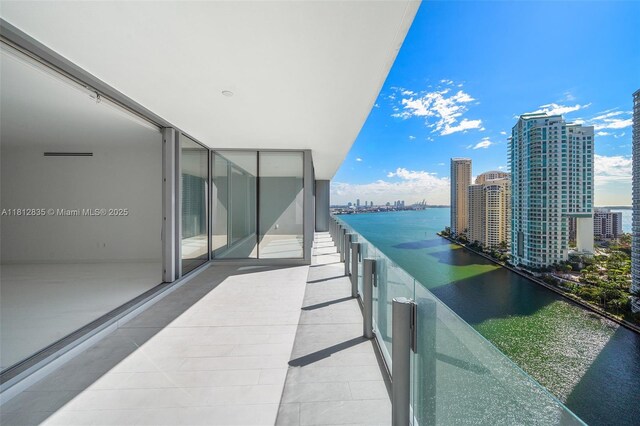 300 Biscayne Boulevard Way Unit 1904C, Miami, FL 33131 - balcony with a water view and a city view