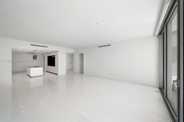 300 Biscayne Boulevard Way Unit 1904C, Miami, FL 33131 - unfurnished living room with a sink