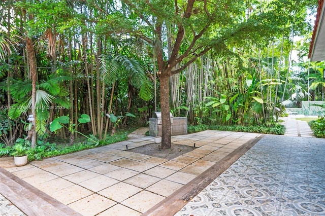621 NE 55th St, Miami, FL 33137 - view of patio / terrace
