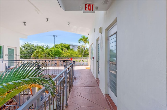 8040 Tatum Waterway Dr Unit 12, Miami Beach, FL 33141 - view of balcony