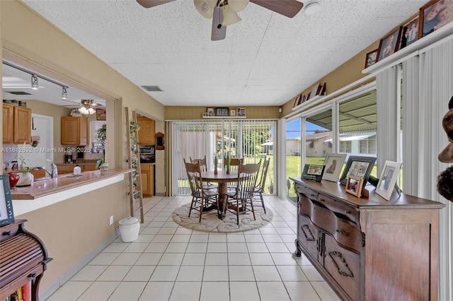 5714 NW 66th Ter, Tamarac, FL 33321 - sunroom with a sink