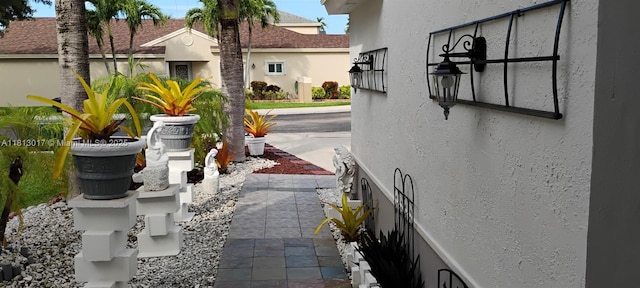 110 E Riverbend Dr, Sunrise, FL 33326 - exterior space