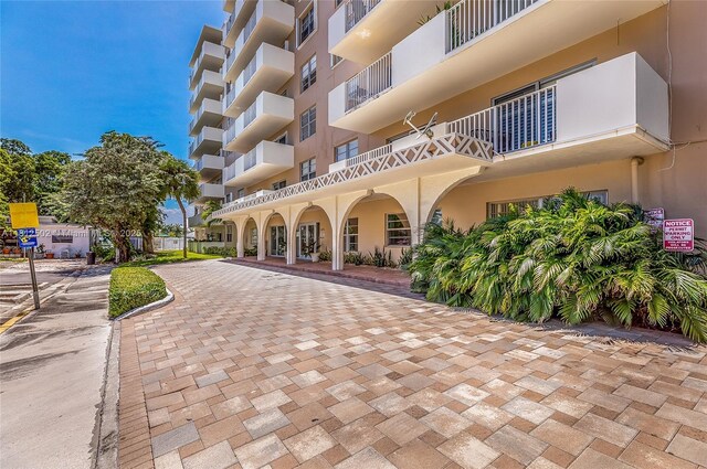 1455 N Treasure Dr Unit 6C, North Bay Village, FL 33141 - view of building exterior
