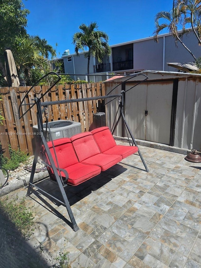 2418 NE 10th St Unit 127, Hallandale Beach, FL 33009 - view of patio