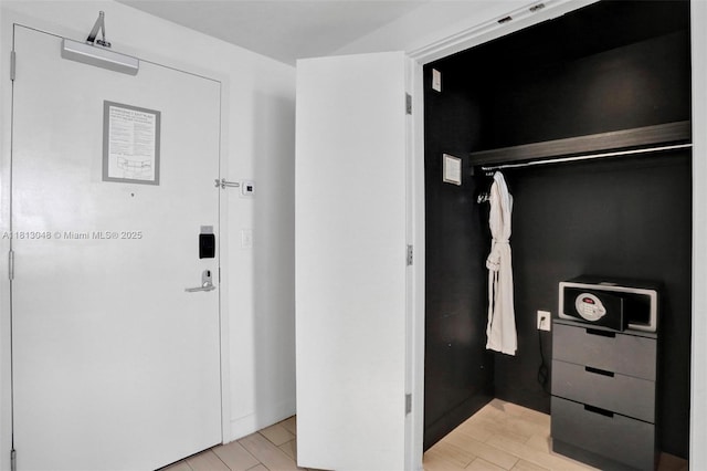 3101 Bayshore Dr Unit 1208, Fort Lauderdale, FL 33304 - view of closet