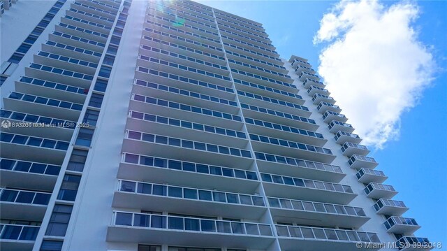 20505 E Country Club Dr Unit 2039, Aventura, FL 33180 - photo 16